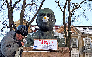 Kopernik, Nepomucem i Jaracz duszą się! Kopernik, Nepomucem i Jaracz duszą się!